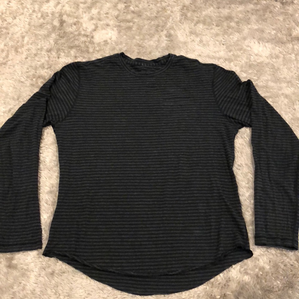 LULULEMON men’s long sleeve shirt - size L